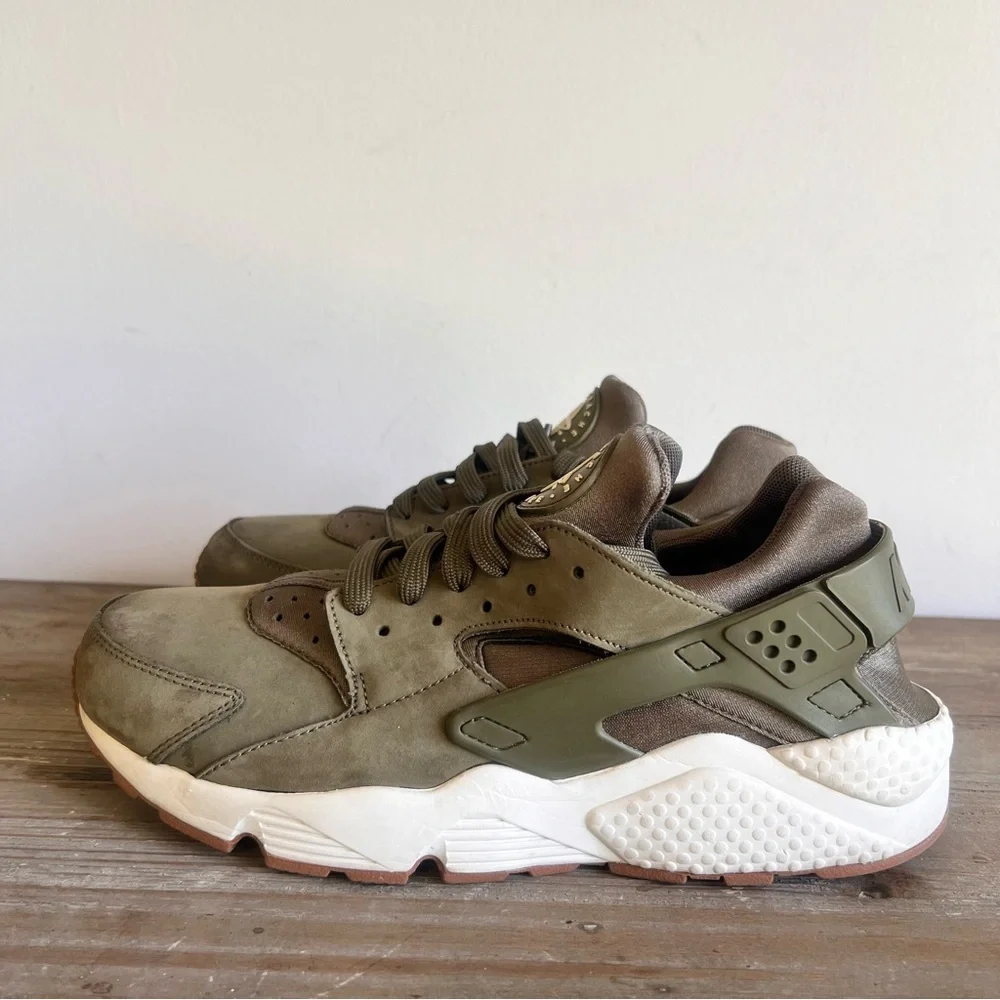 Nike Men's Air Huarache Medium Olive Shoe Size 9.5 #397A